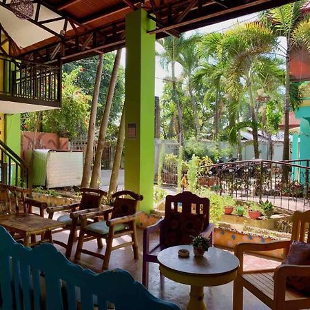 Colors Boutique Hostel بويرتو برينسيسا المظهر الخارجي الصورة