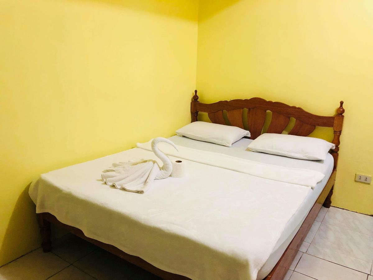 Colors Boutique Hostel بويرتو برينسيسا المظهر الخارجي الصورة