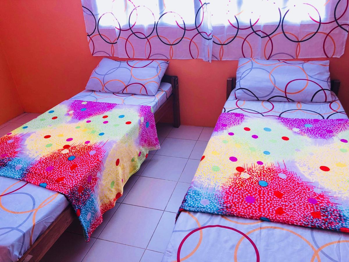 Colors Boutique Hostel بويرتو برينسيسا المظهر الخارجي الصورة