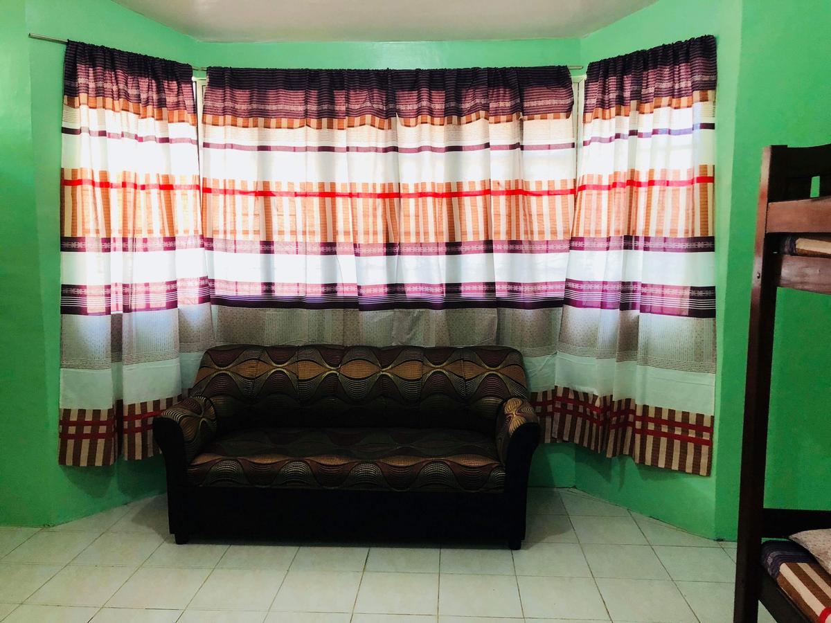 Colors Boutique Hostel بويرتو برينسيسا المظهر الخارجي الصورة