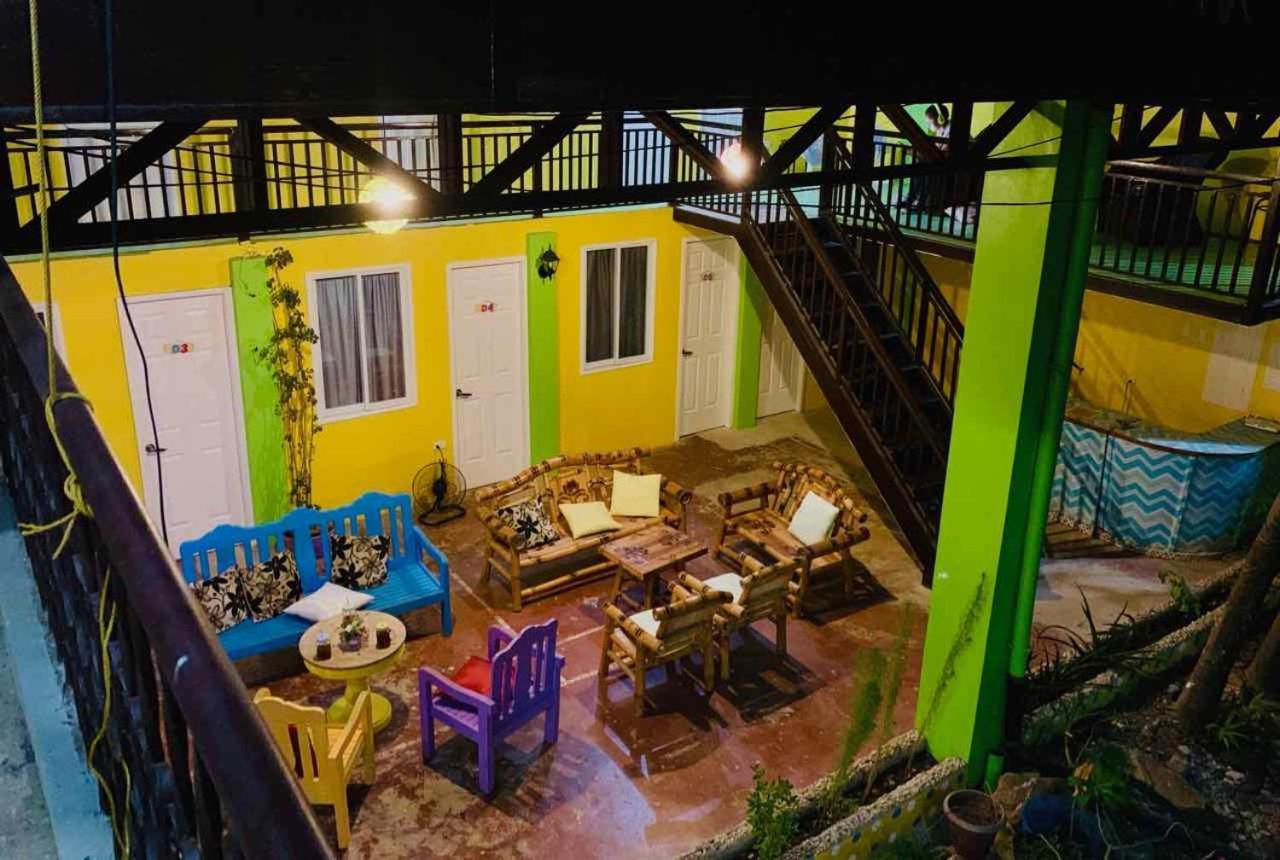 Colors Boutique Hostel بويرتو برينسيسا المظهر الخارجي الصورة